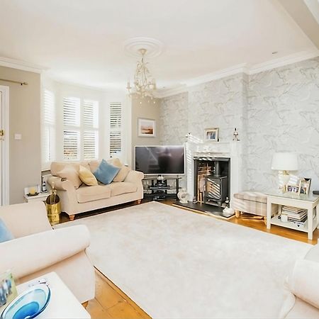 3 Bedroom Cottage In Sunninghill, Ascot Екстер'єр фото